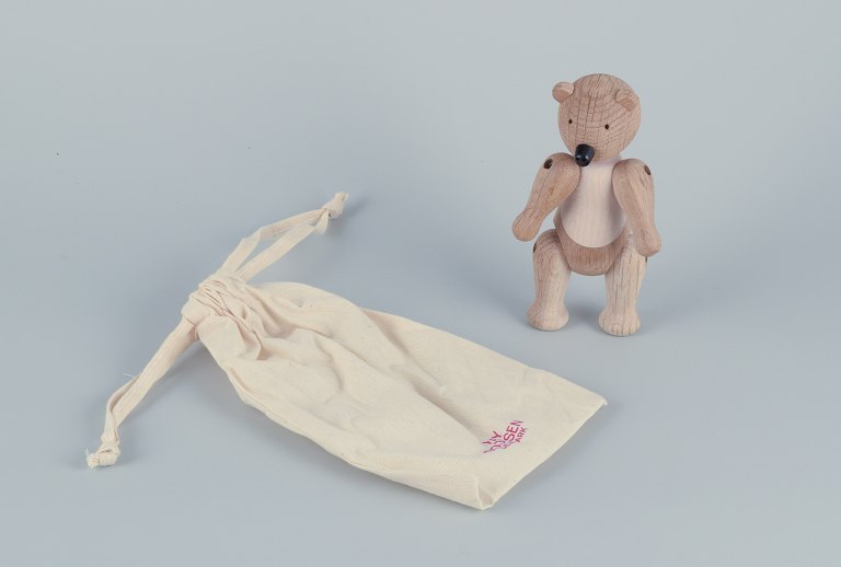 Kay Bojesen, Danish designer.
Bear made of wood.