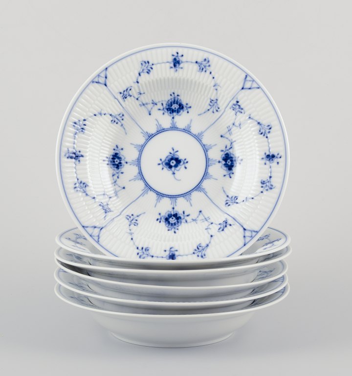 Royal Copenhagen Blue Fluted Plain.
A set of five deep plates.
