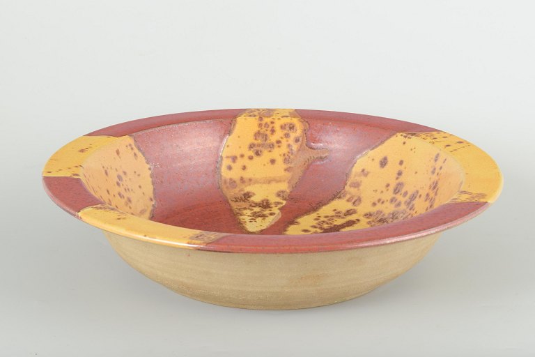 Scandinavian Studio PotterLarge bowl, ca. 1980s.