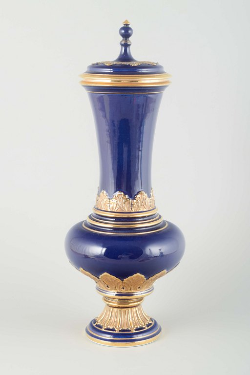 Meissen
Lågkrukke/vase, tidligt 1900-tal.