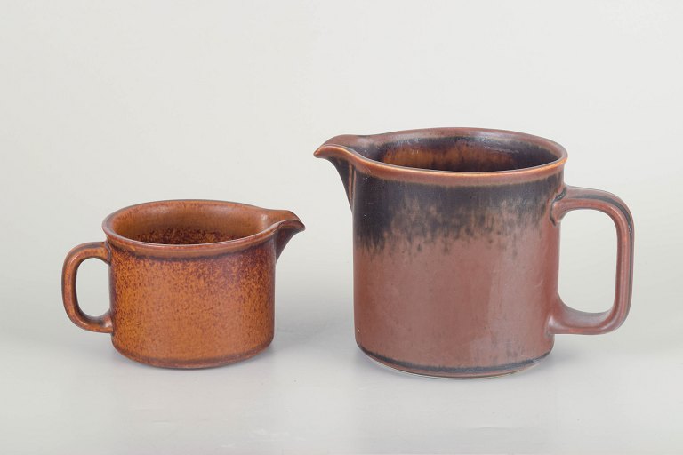 Ulla Procopé for Arabia Finland
Two stoneware pitchers, 1970s.