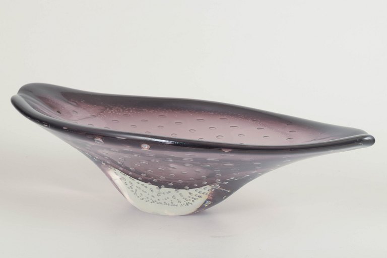 Sölvehyttan, SwedenLarge art glass bowl, 1970s.