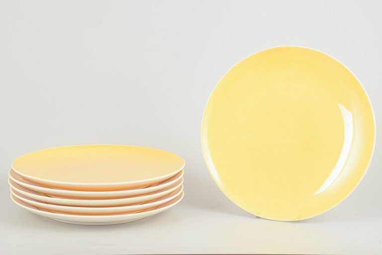 Aluminia
Confetti-serien, midten af 1900-tallet. Sæt af seks "Susanne" 
middagstallerkener.