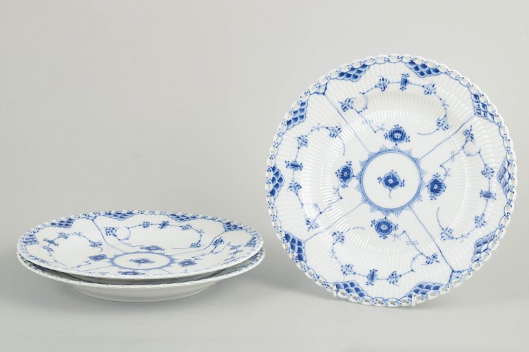 Royal Copenhagen, Musselmalet helblonde middagstallerkener, sæt af 3.