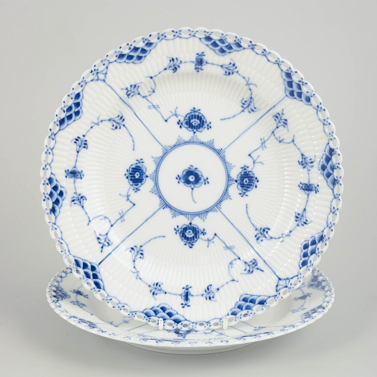 Royal Copenhagen, Musselmalet helblonde middagstallerkener, sæt af 2.