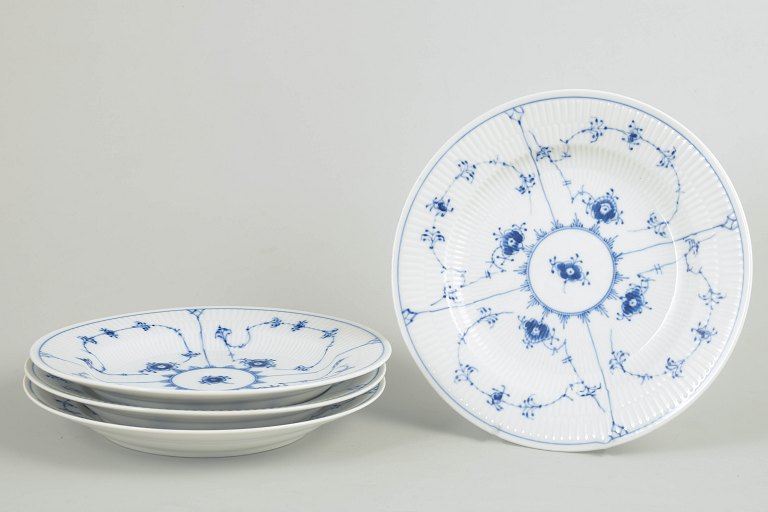 Royal Copenhagen, Musselmalet riflet, sæt på 4 middagstallerkener.