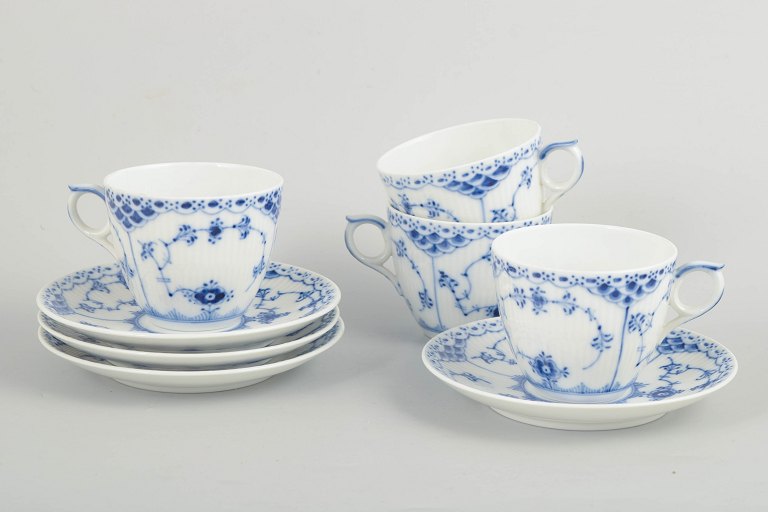 Royal Copenhagen Musselmalet Halvblonde, sæt af fire kaffekopper med tilhørende underkopper.