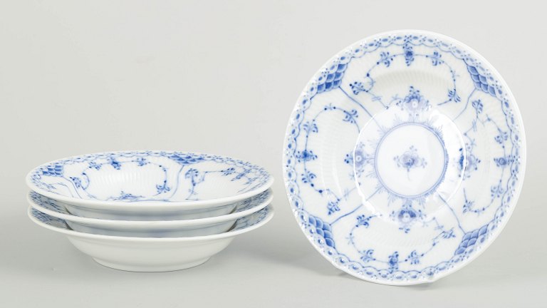 Royal Copenhagen Musselmalet Halvblonde, sæt af fire små dybe tallerkener.