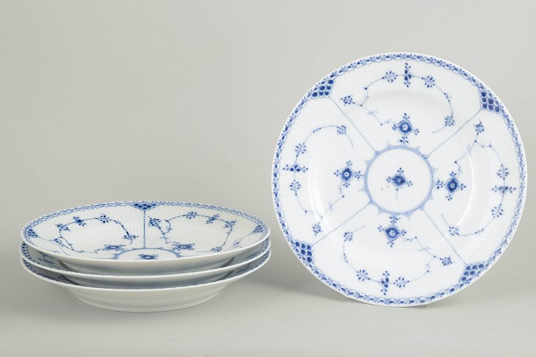 Royal Copenhagen Musselmalet Halvblonde sæt af fire middagstallerkener.