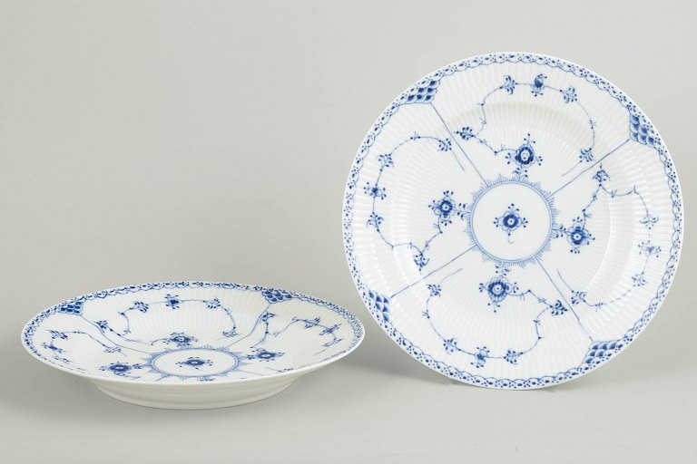 Royal Copenhagen Musselmalet Halvblonde to middagstallerkener.