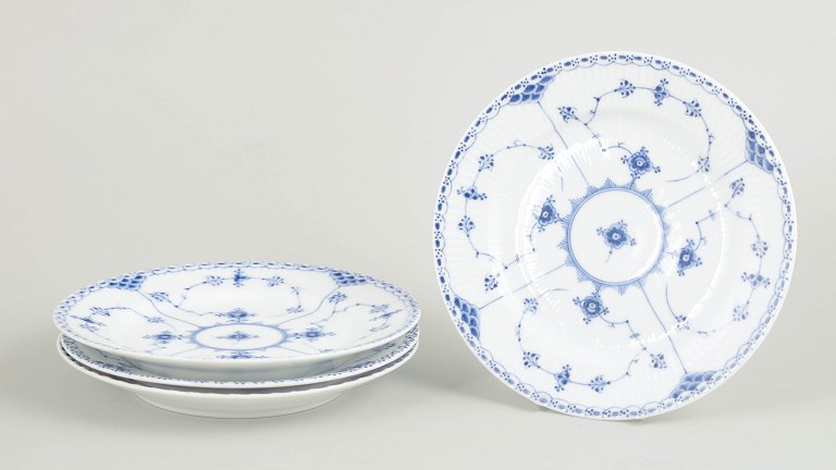 Royal Copenhagen Musselmalet Halvblonde sæt af fire tallerkener.