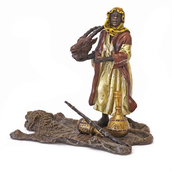 Franz Bergmann wienerbronze i form af trofæsælger. Stemplet. H: 14cm. Base: 17x11cm